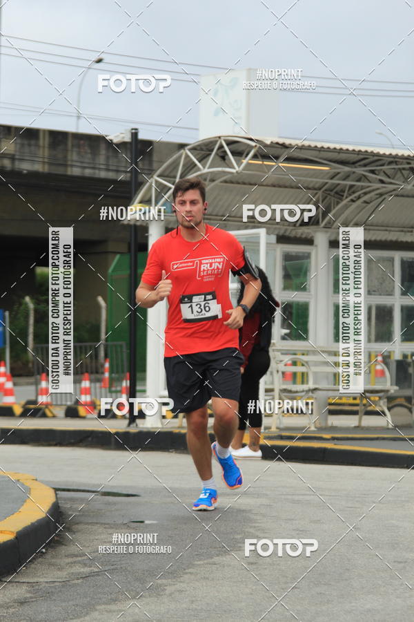 Buy your photos of the eventSantander Track & Field Run Series - Shopping Tambor on Fotop