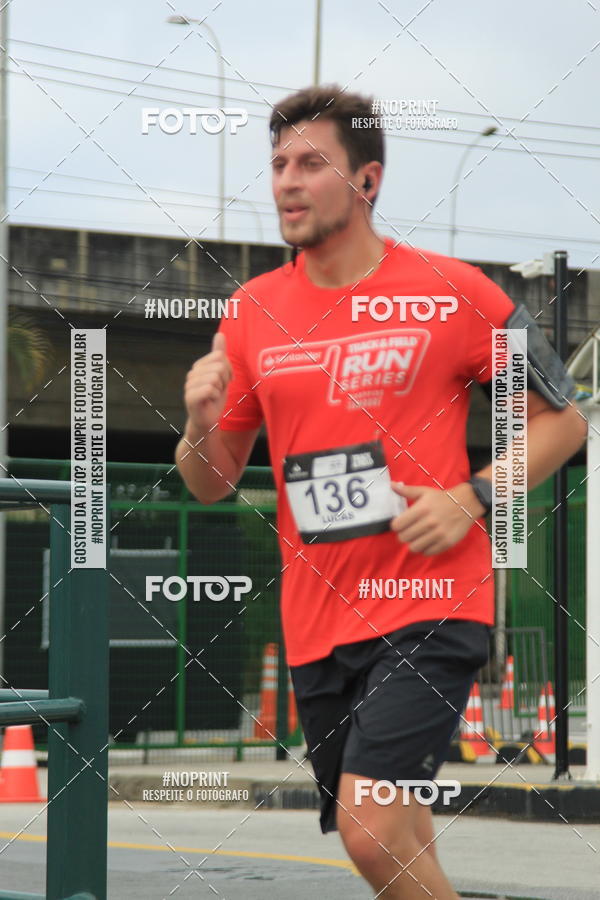 Buy your photos of the eventSantander Track & Field Run Series - Shopping Tambor on Fotop