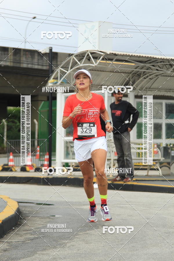 Buy your photos of the eventSantander Track & Field Run Series - Shopping Tambor on Fotop