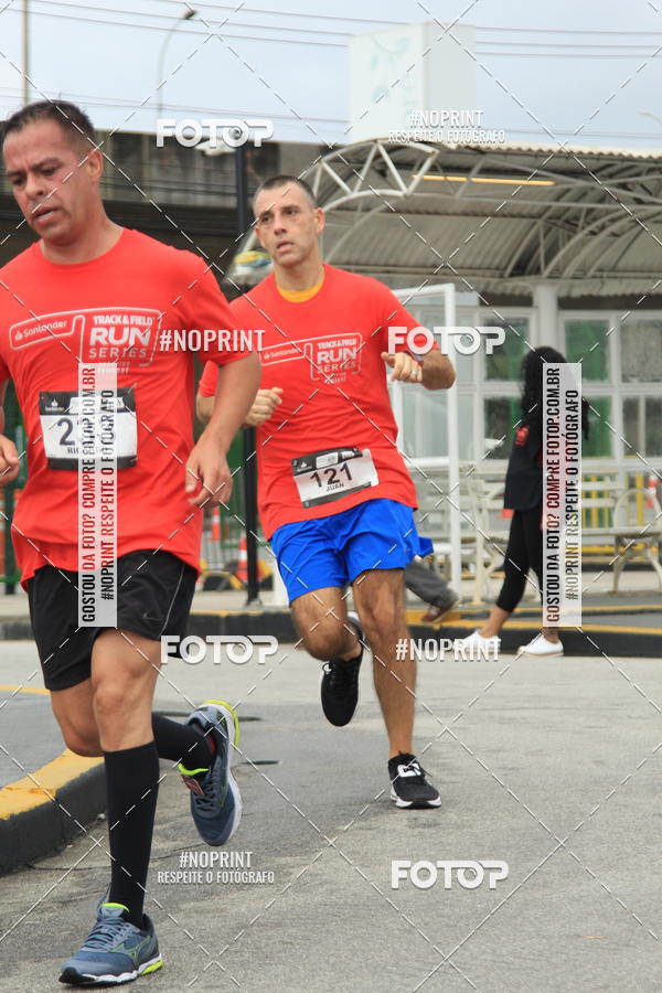 Buy your photos of the eventSantander Track & Field Run Series - Shopping Tambor on Fotop