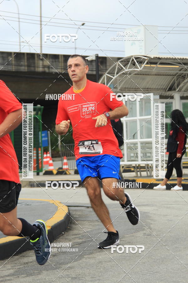 Buy your photos of the eventSantander Track & Field Run Series - Shopping Tambor on Fotop