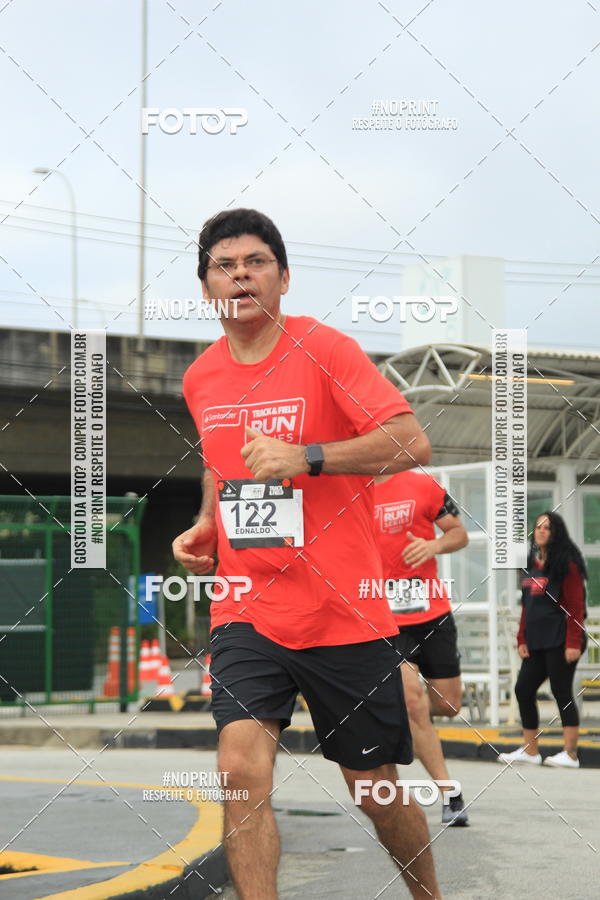 Buy your photos of the eventSantander Track & Field Run Series - Shopping Tambor on Fotop