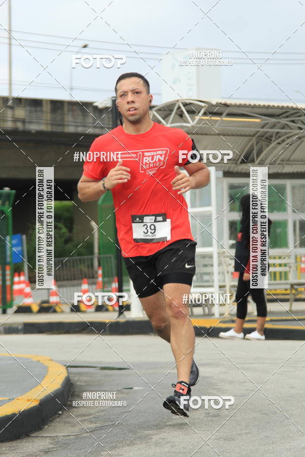 Buy your photos of the eventSantander Track & Field Run Series - Shopping Tambor on Fotop