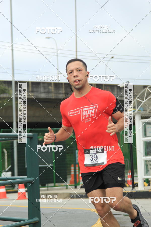 Buy your photos of the eventSantander Track & Field Run Series - Shopping Tambor on Fotop