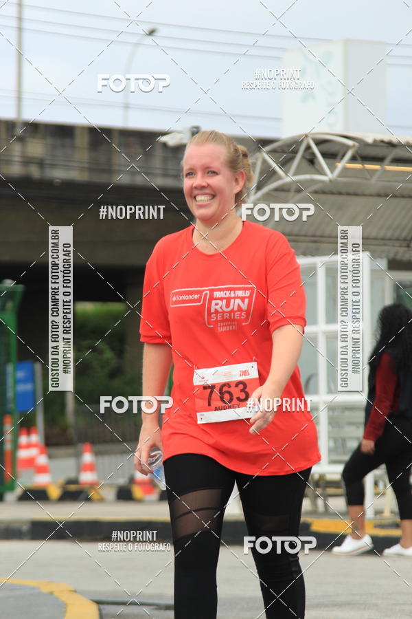 Buy your photos of the eventSantander Track & Field Run Series - Shopping Tambor on Fotop