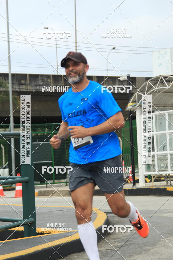 Buy your photos of the eventSantander Track & Field Run Series - Shopping Tambor on Fotop