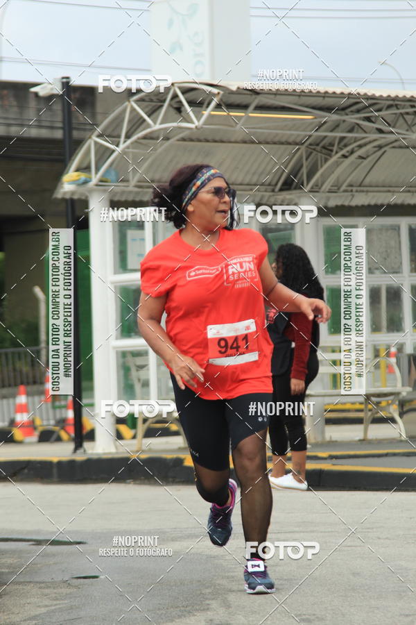 Buy your photos of the eventSantander Track & Field Run Series - Shopping Tambor on Fotop