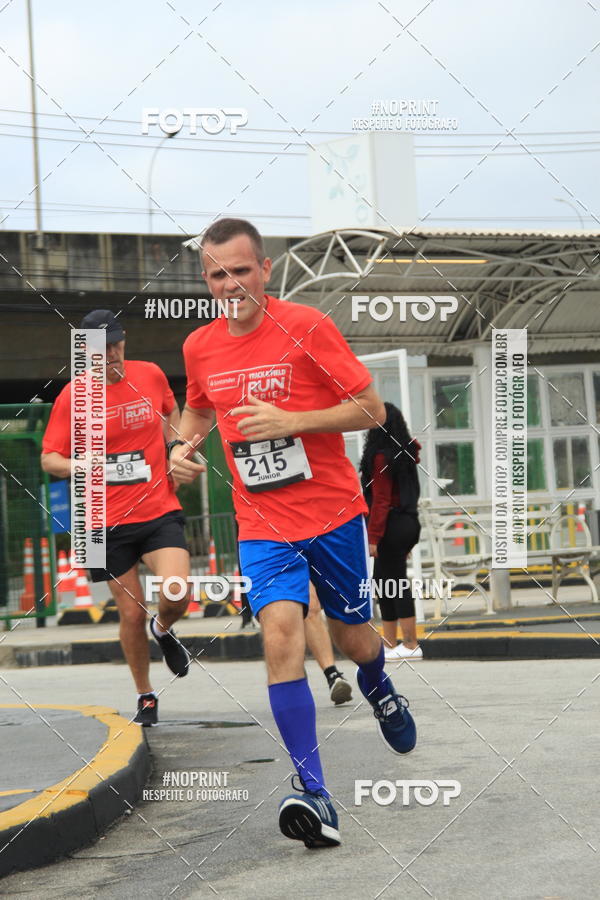 Buy your photos of the eventSantander Track & Field Run Series - Shopping Tambor on Fotop