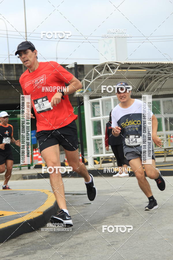 Buy your photos of the eventSantander Track & Field Run Series - Shopping Tambor on Fotop