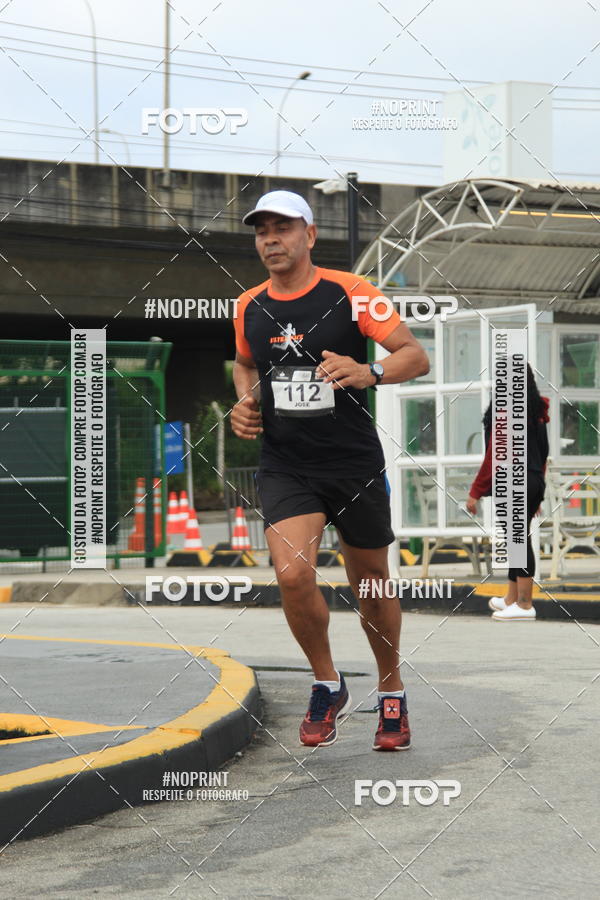 Buy your photos of the eventSantander Track & Field Run Series - Shopping Tambor on Fotop