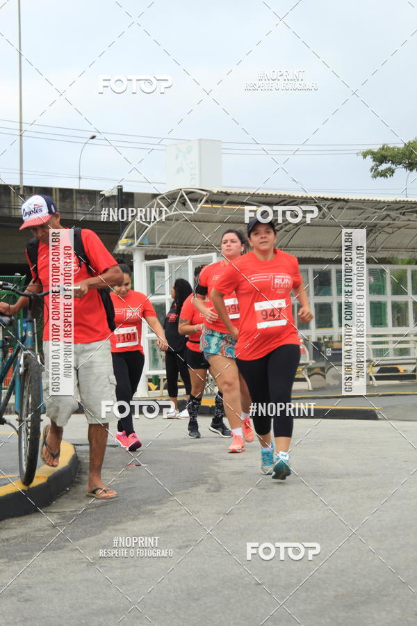 Buy your photos of the eventSantander Track & Field Run Series - Shopping Tambor on Fotop