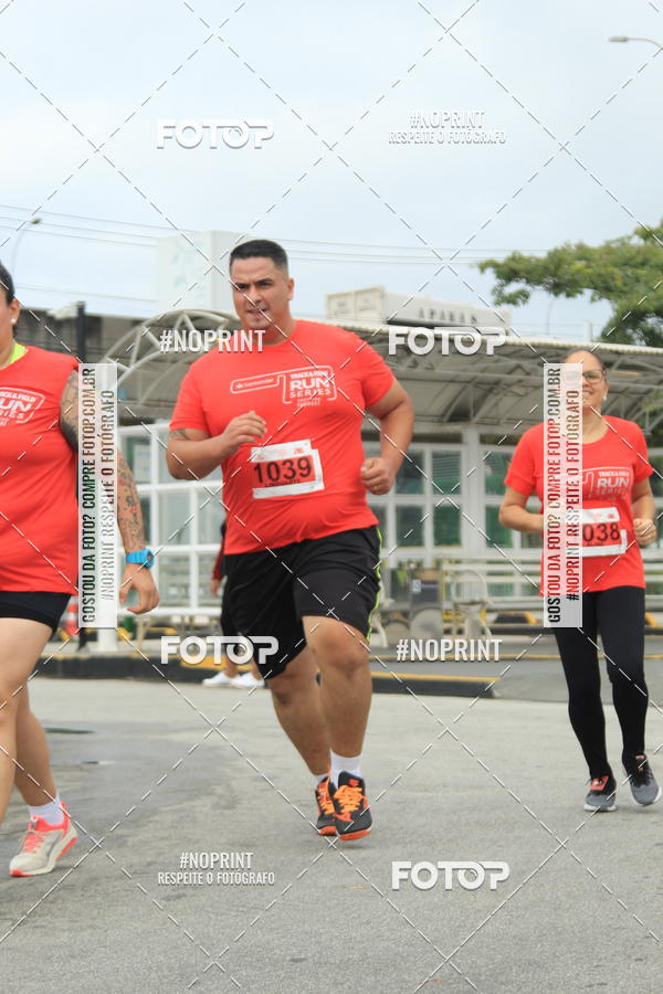 Buy your photos of the eventSantander Track & Field Run Series - Shopping Tambor on Fotop