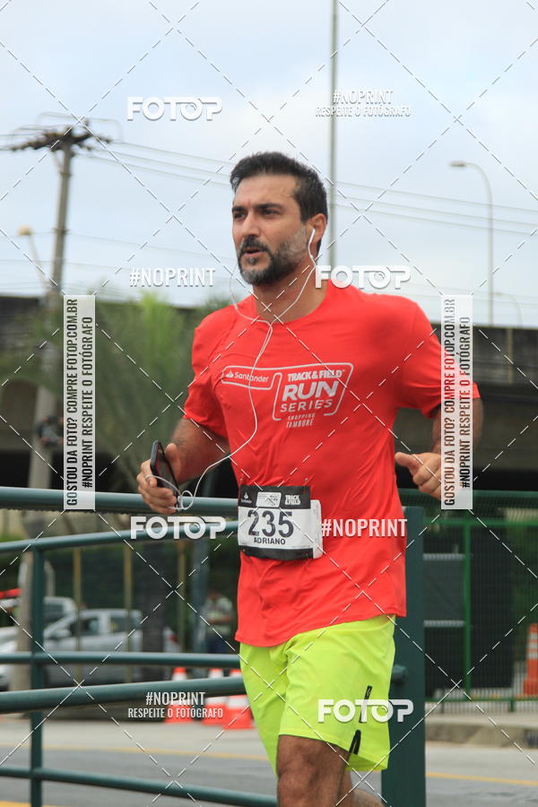 Buy your photos of the eventSantander Track & Field Run Series - Shopping Tambor on Fotop