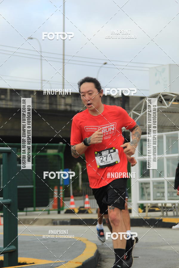 Buy your photos of the eventSantander Track & Field Run Series - Shopping Tambor on Fotop