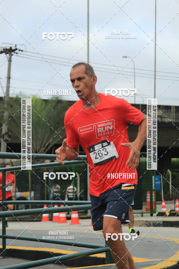 Buy your photos of the eventSantander Track & Field Run Series - Shopping Tambor on Fotop