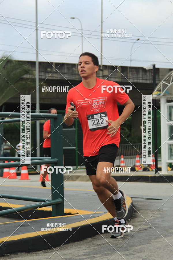 Buy your photos of the eventSantander Track & Field Run Series - Shopping Tambor on Fotop