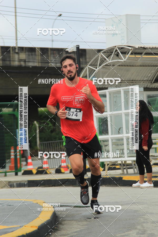 Buy your photos of the eventSantander Track & Field Run Series - Shopping Tambor on Fotop