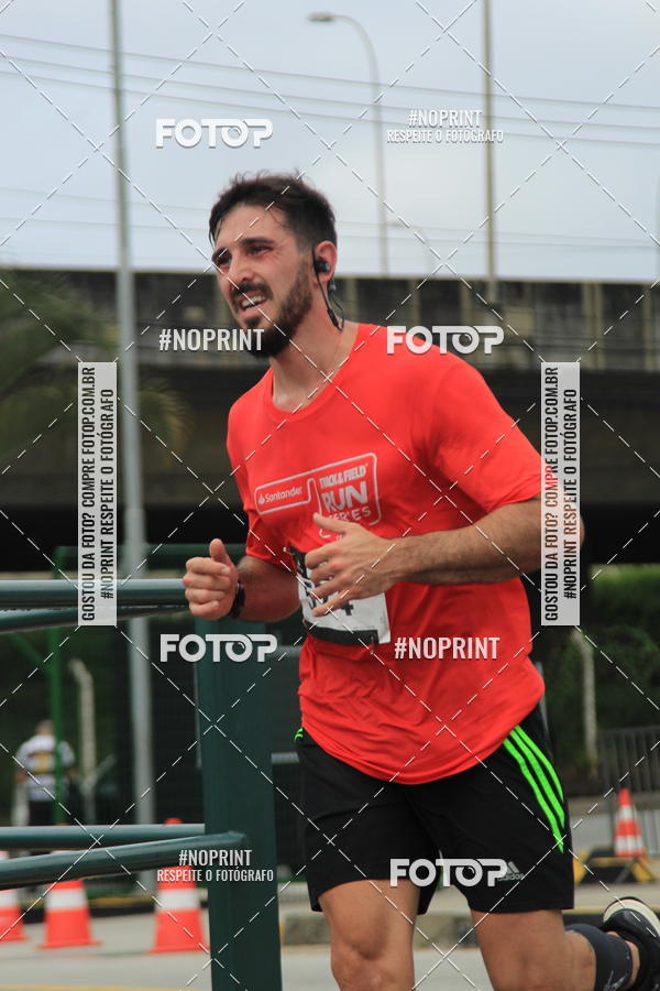 Buy your photos of the eventSantander Track & Field Run Series - Shopping Tambor on Fotop