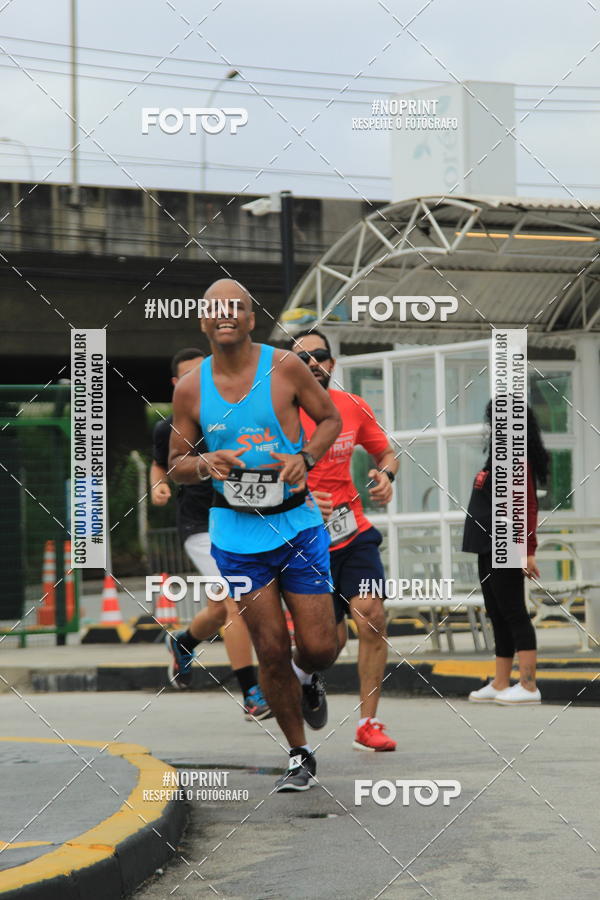 Buy your photos of the eventSantander Track & Field Run Series - Shopping Tambor on Fotop