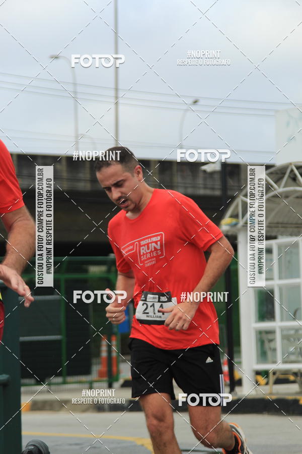 Buy your photos of the eventSantander Track & Field Run Series - Shopping Tambor on Fotop