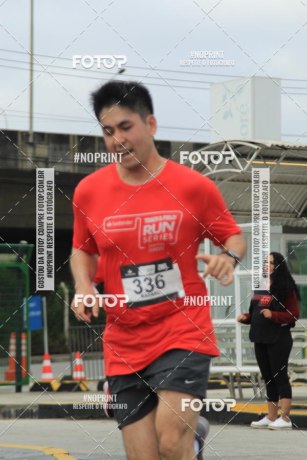 Buy your photos of the eventSantander Track & Field Run Series - Shopping Tambor on Fotop