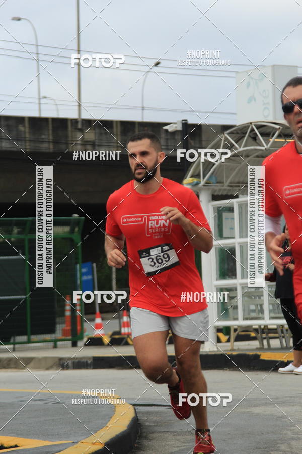 Buy your photos of the eventSantander Track & Field Run Series - Shopping Tambor on Fotop