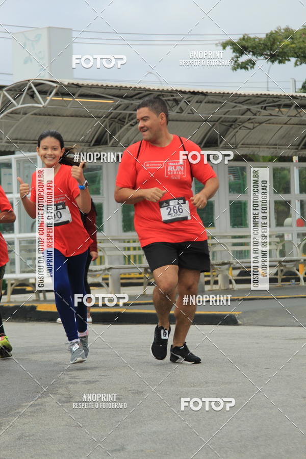 Buy your photos of the eventSantander Track & Field Run Series - Shopping Tambor on Fotop