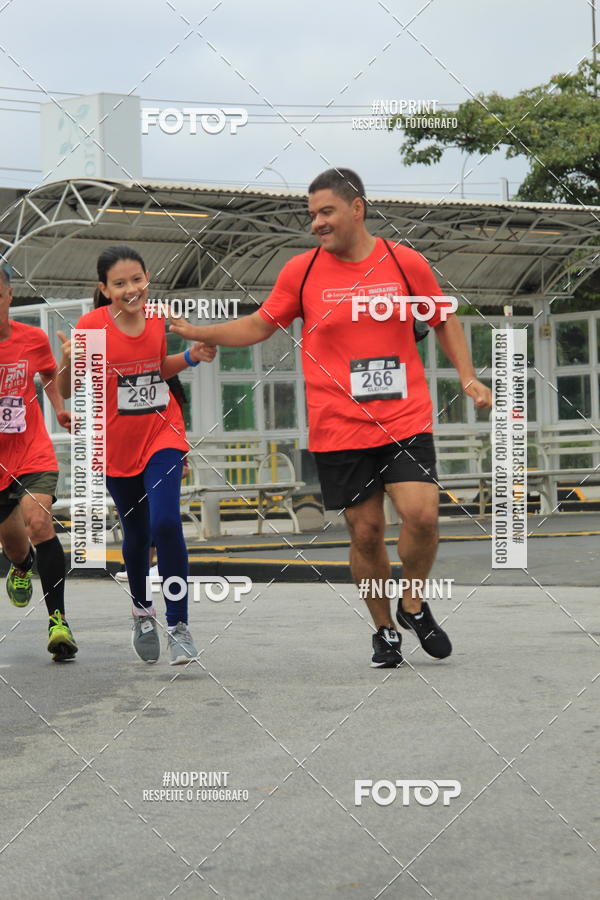Buy your photos of the eventSantander Track & Field Run Series - Shopping Tambor on Fotop