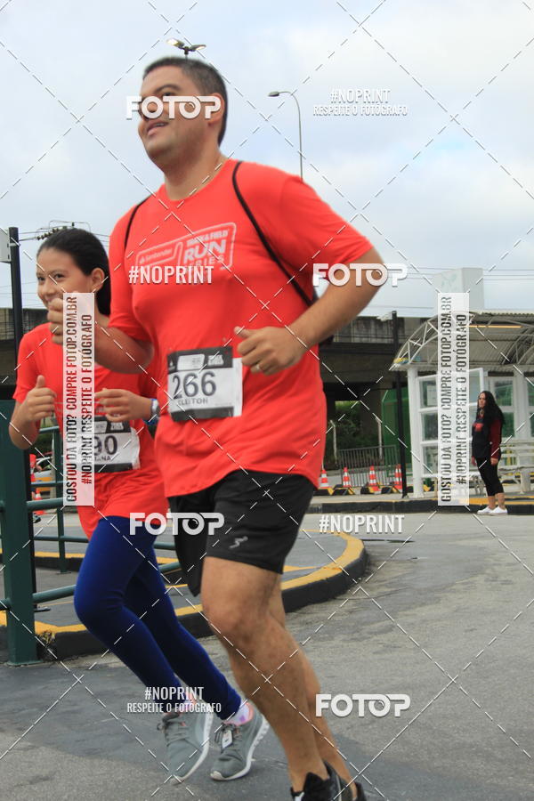 Buy your photos of the eventSantander Track & Field Run Series - Shopping Tambor on Fotop