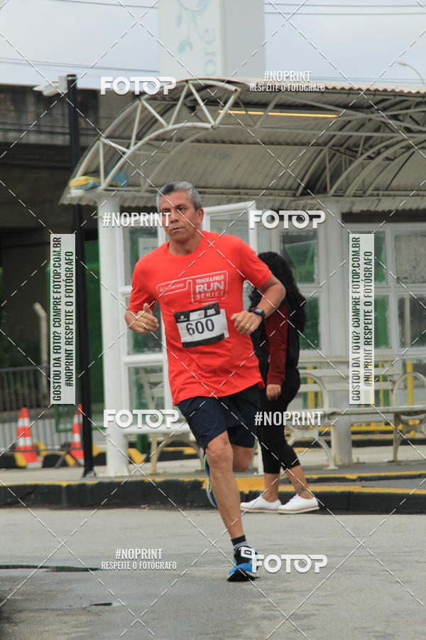 Buy your photos of the eventSantander Track & Field Run Series - Shopping Tambor on Fotop