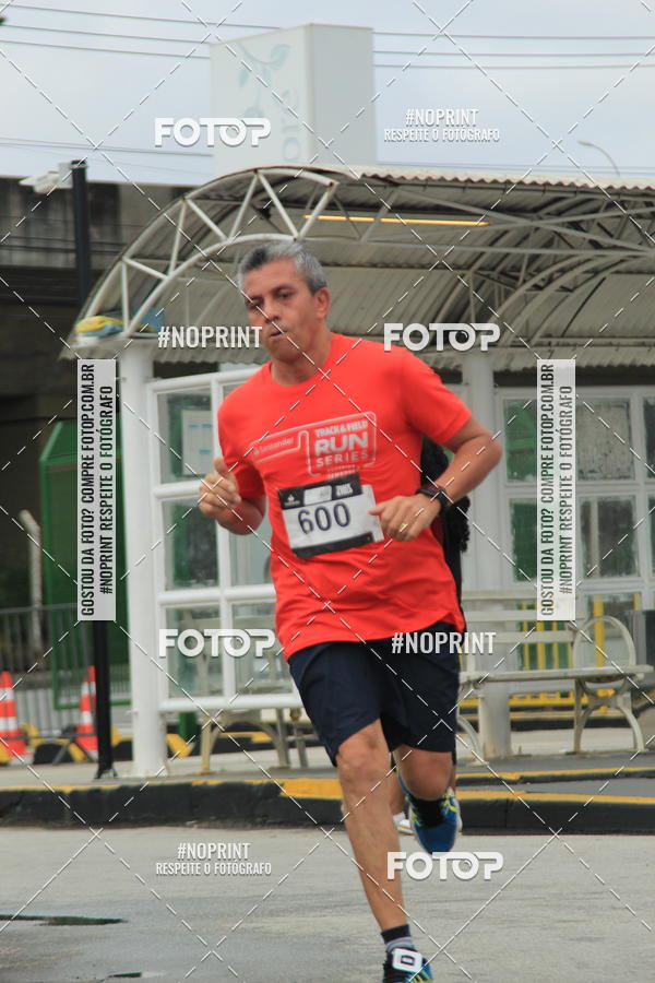 Buy your photos of the eventSantander Track & Field Run Series - Shopping Tambor on Fotop