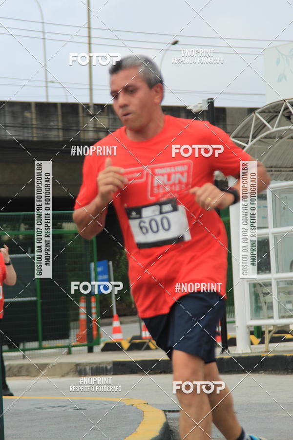 Buy your photos of the eventSantander Track & Field Run Series - Shopping Tambor on Fotop