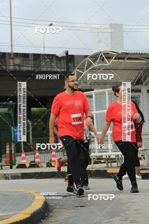 Buy your photos of the eventSantander Track & Field Run Series - Shopping Tambor on Fotop