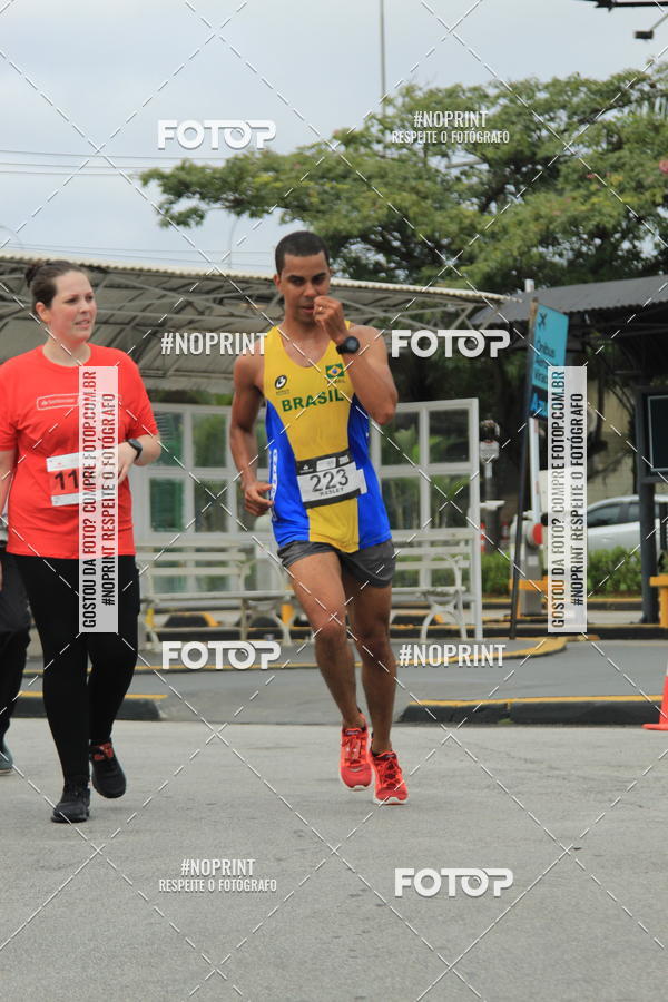 Buy your photos of the eventSantander Track & Field Run Series - Shopping Tambor on Fotop