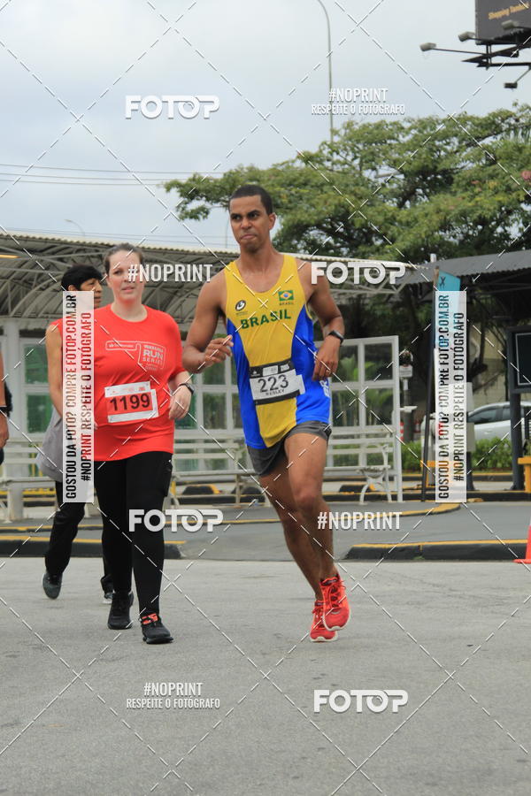 Buy your photos of the eventSantander Track & Field Run Series - Shopping Tambor on Fotop