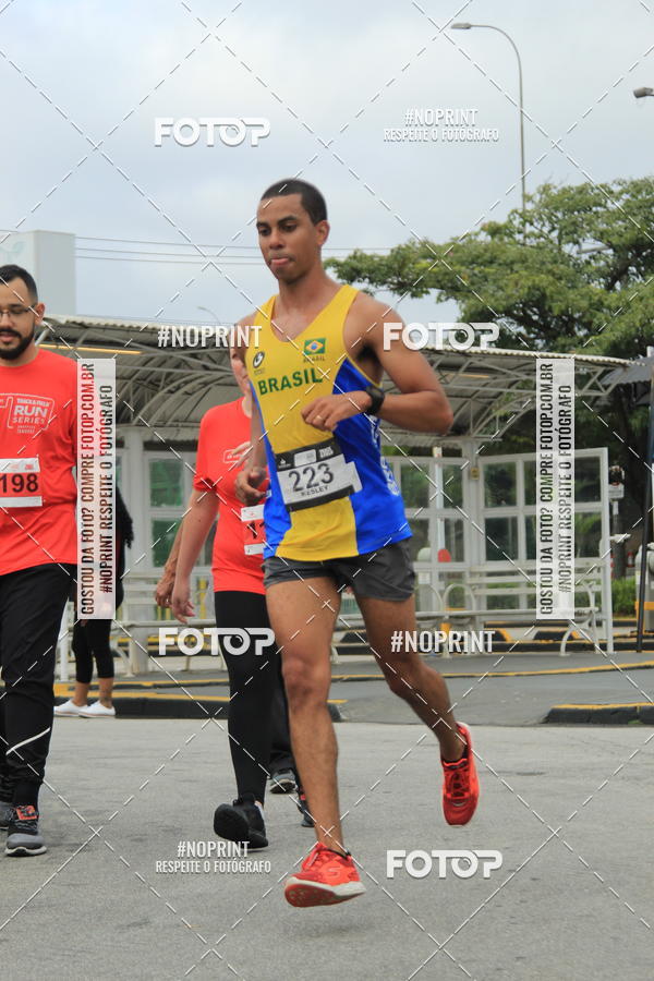 Buy your photos of the eventSantander Track & Field Run Series - Shopping Tambor on Fotop