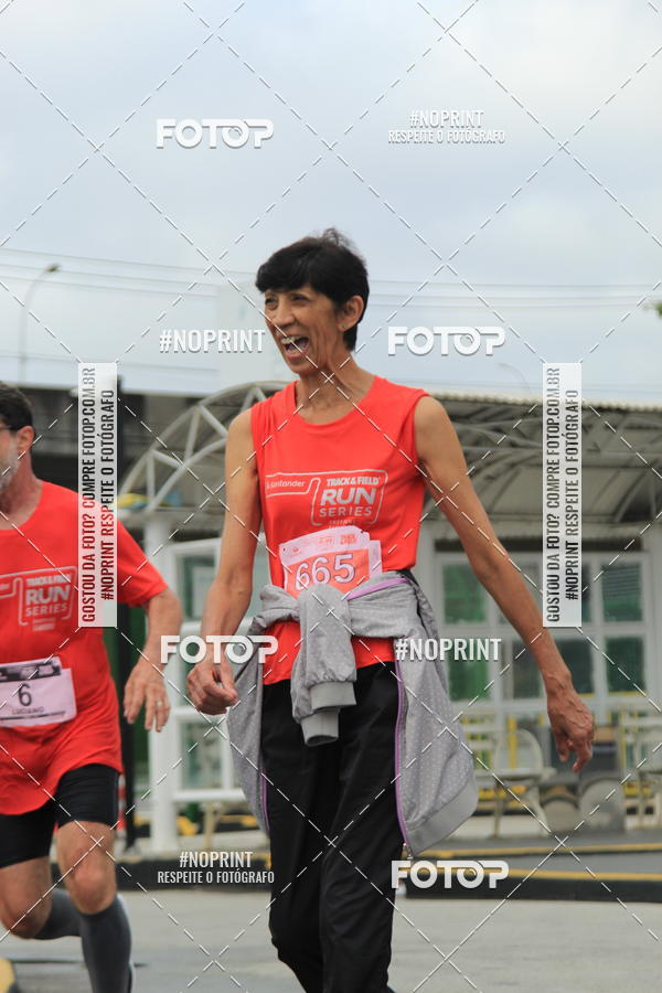 Buy your photos of the eventSantander Track & Field Run Series - Shopping Tambor on Fotop