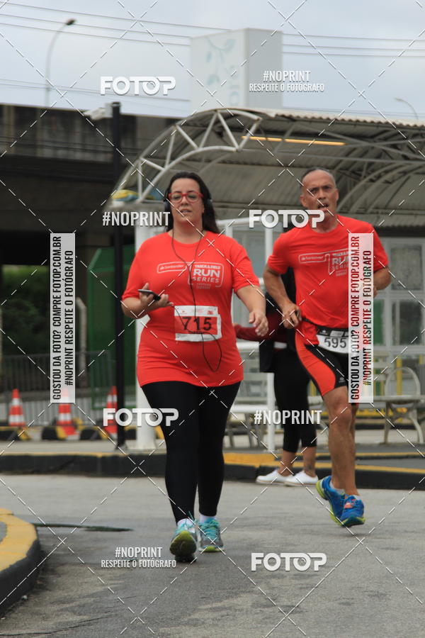 Buy your photos of the eventSantander Track & Field Run Series - Shopping Tambor on Fotop