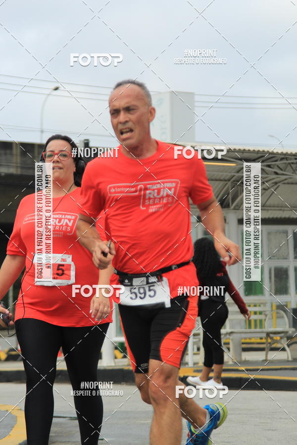 Buy your photos of the eventSantander Track & Field Run Series - Shopping Tambor on Fotop