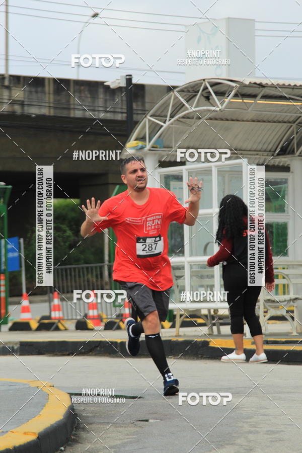 Buy your photos of the eventSantander Track & Field Run Series - Shopping Tambor on Fotop