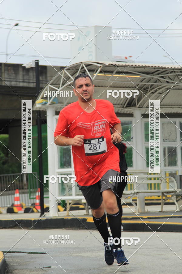 Buy your photos of the eventSantander Track & Field Run Series - Shopping Tambor on Fotop