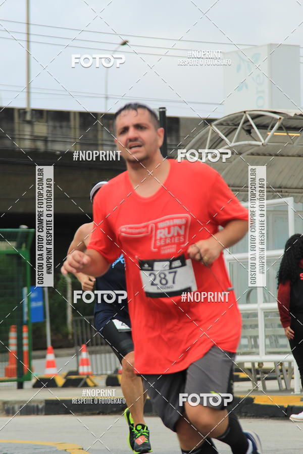 Buy your photos of the eventSantander Track & Field Run Series - Shopping Tambor on Fotop
