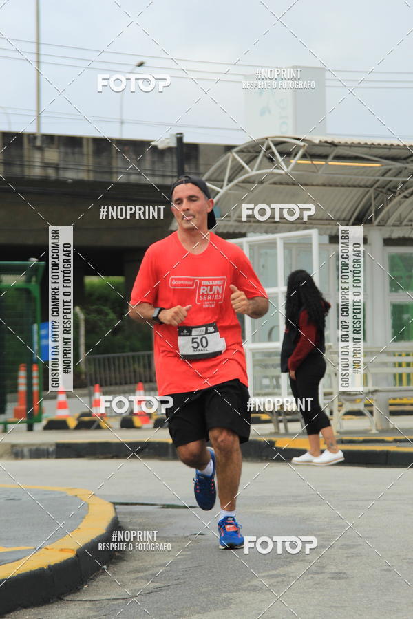 Buy your photos of the eventSantander Track & Field Run Series - Shopping Tambor on Fotop