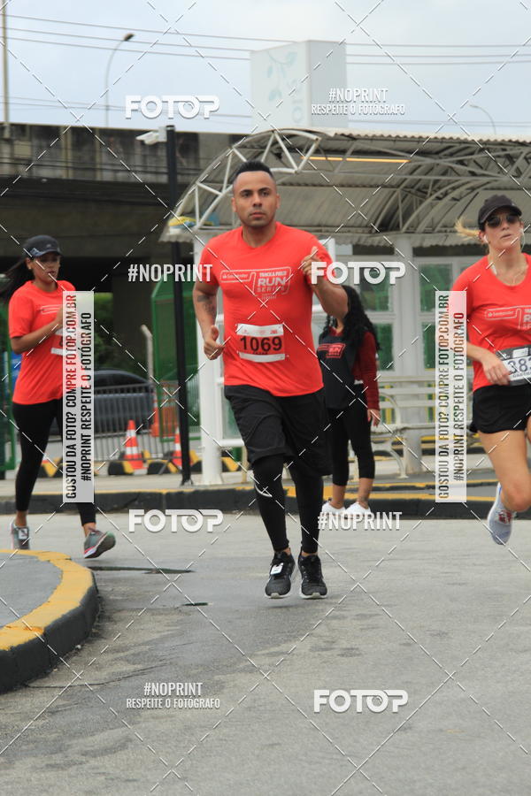 Buy your photos of the eventSantander Track & Field Run Series - Shopping Tambor on Fotop