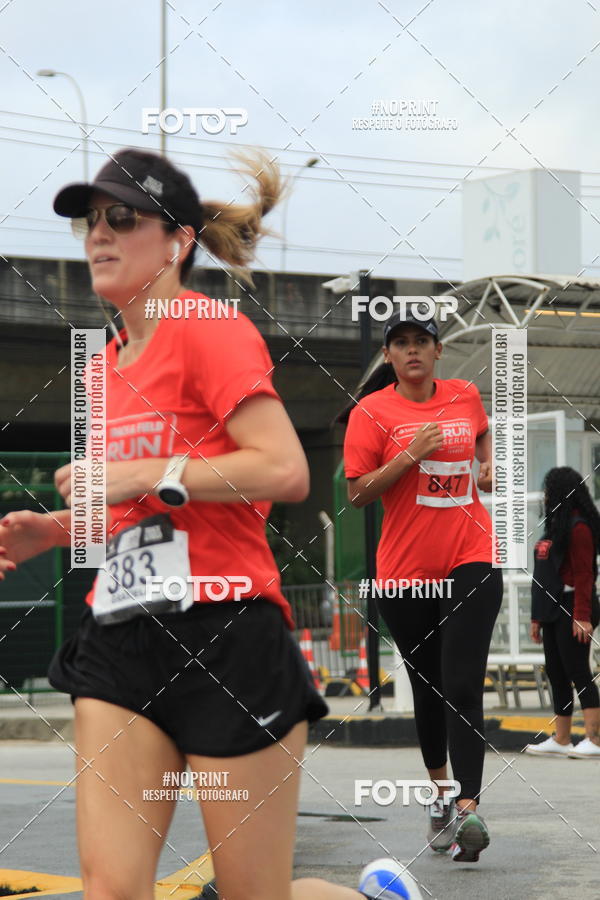 Buy your photos of the eventSantander Track & Field Run Series - Shopping Tambor on Fotop