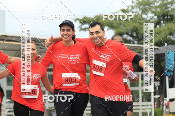 Buy your photos of the eventSantander Track & Field Run Series - Shopping Tambor on Fotop