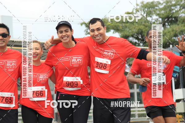 Buy your photos of the eventSantander Track & Field Run Series - Shopping Tambor on Fotop