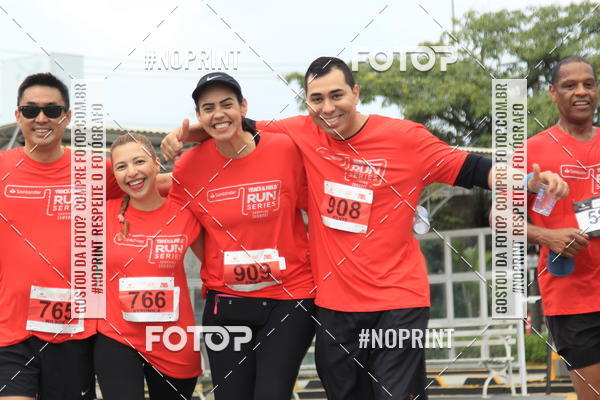 Buy your photos of the eventSantander Track & Field Run Series - Shopping Tambor on Fotop