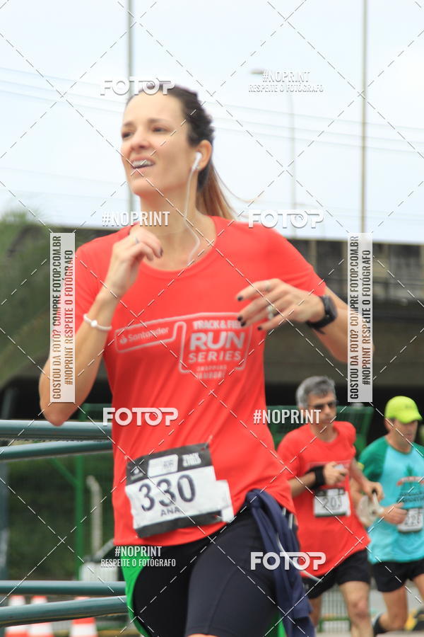 Buy your photos of the eventSantander Track & Field Run Series - Shopping Tambor on Fotop