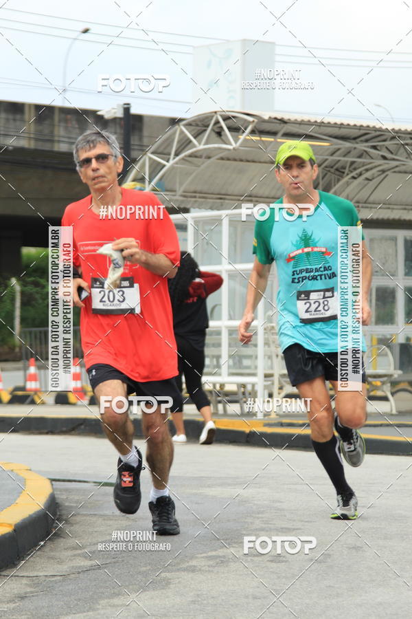Buy your photos of the eventSantander Track & Field Run Series - Shopping Tambor on Fotop
